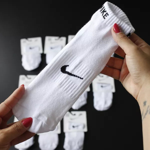 MEIA SOQUETE NIKE - 6 PARES - CORES VARIADAS